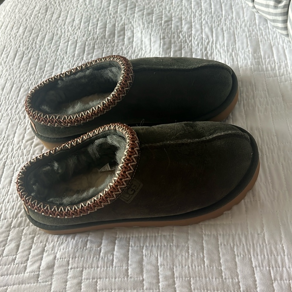 Suede Green Uggs Tasmans